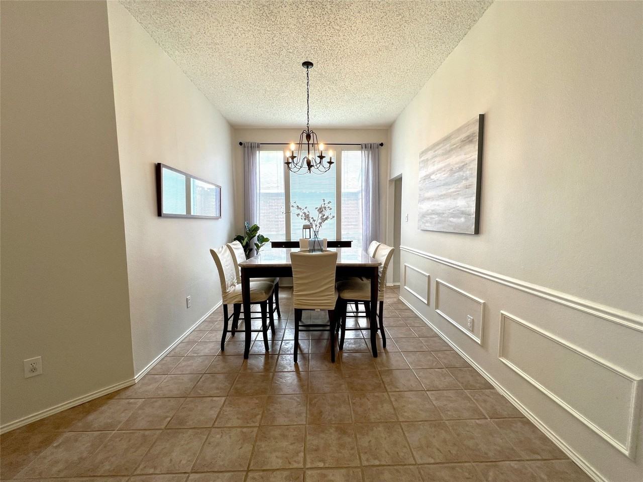 11413 Huntington Rd - Photo 7 of 35