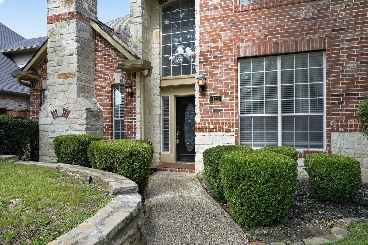 111 Ripplewood Cv - Photo 2 of 34