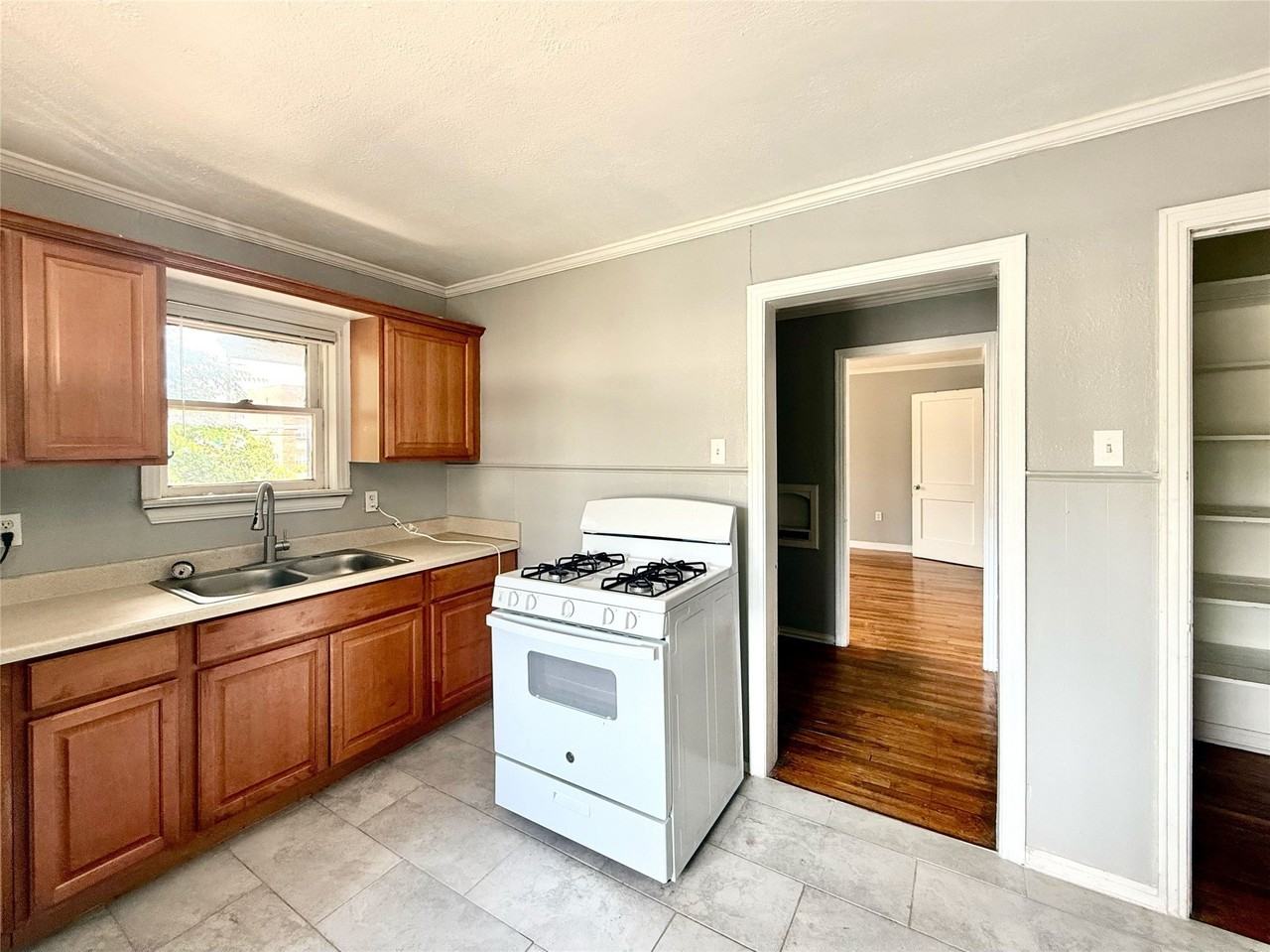 107 Fry St #205 - Photo 3 of 10