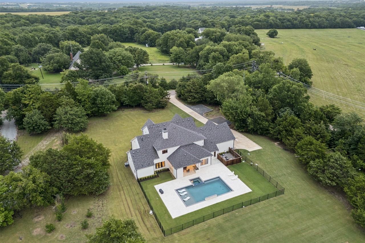 7025 County Road 202 - Photo 3 of 40