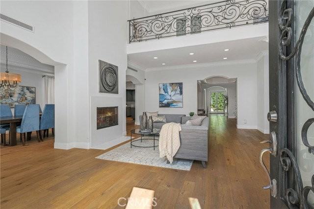 16459 Otsego St - Photo 3 of 8
