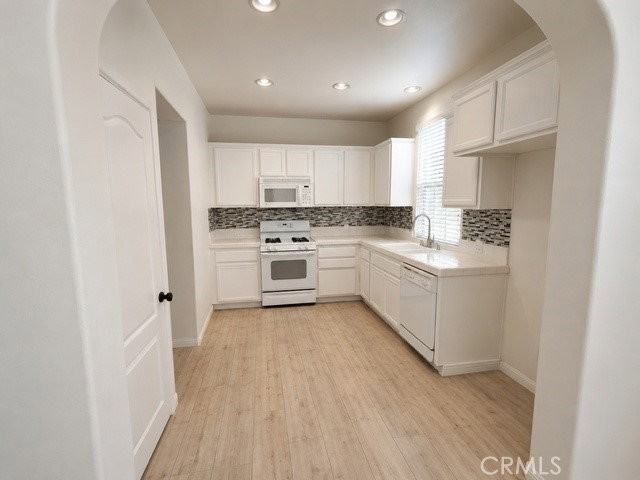 20028 Pienza Ln - Photo 2 of 5