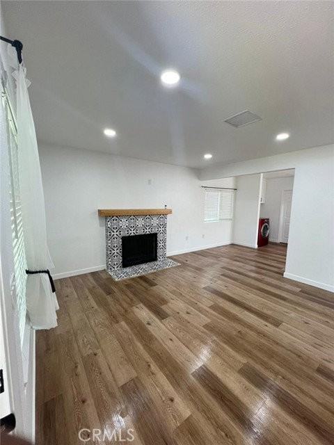 18736 Hart St - Photo 6 of 8