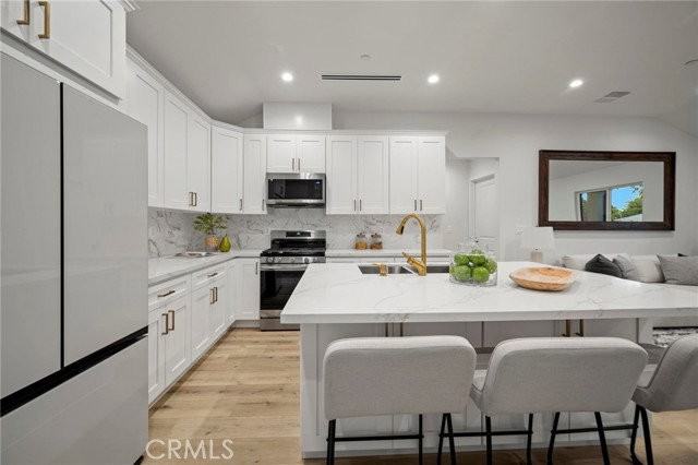 5865 Tobias Ave - Photo 2 of 7
