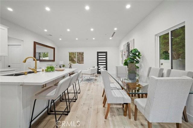 5865 Tobias Ave - Photo 6 of 7