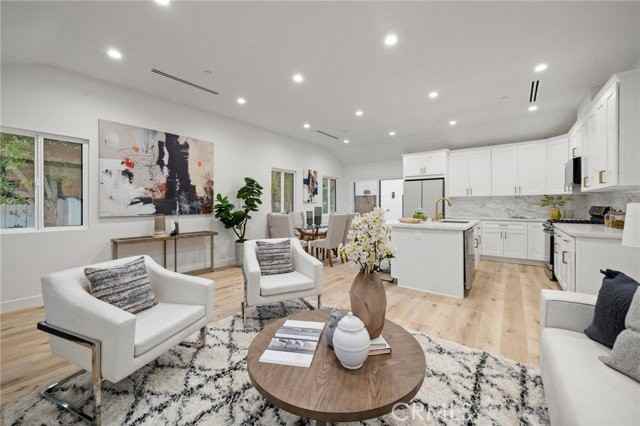 5865 Tobias Ave - Photo 7 of 7