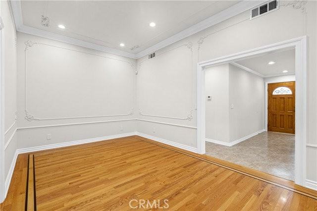 6508 Mammoth Ave - Photo 4 of 5