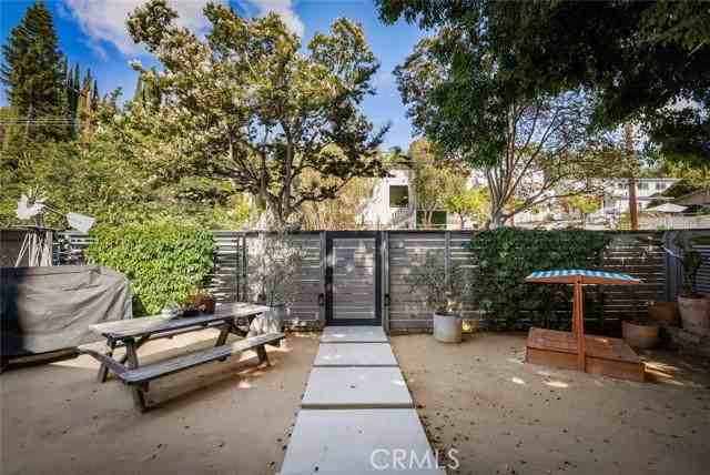2304 W Avenue 31 - Photo 2 of 8