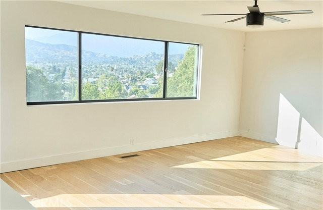 1133 Berkeley Dr - Photo 4 of 6