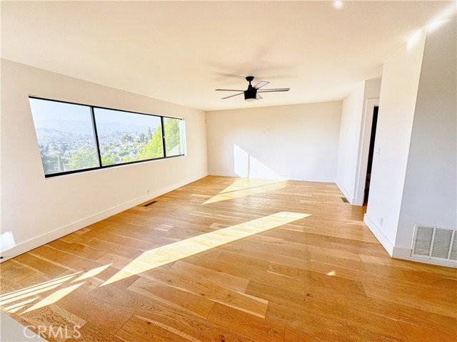 1133 Berkeley Dr - Photo 5 of 6