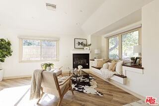 272 N Chester Ave #101 - Photo 3 of 8