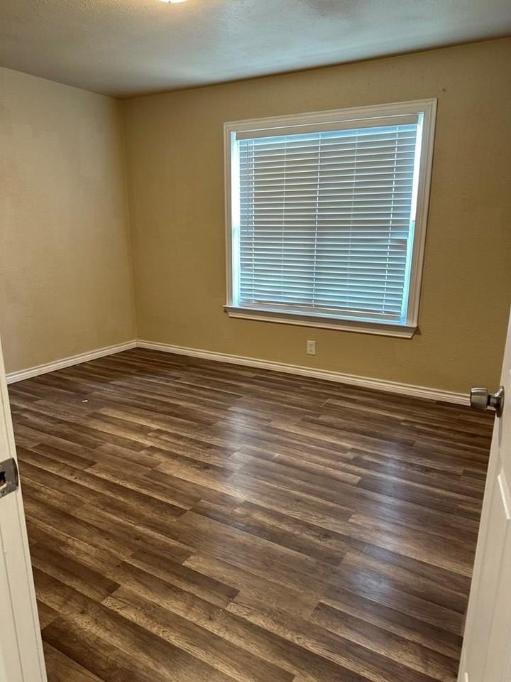 1711 Doran Dr - Photo 3 of 11