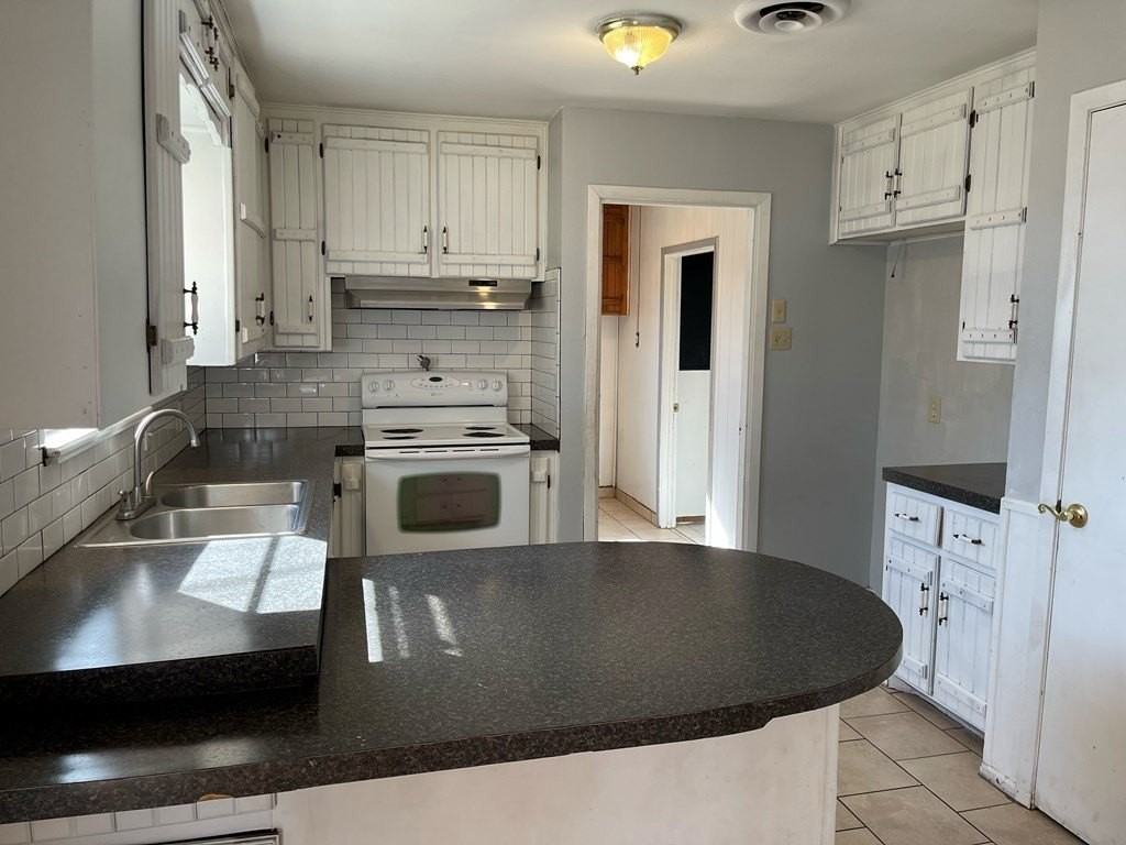 3746 Boulder Ave - Photo 3 of 11