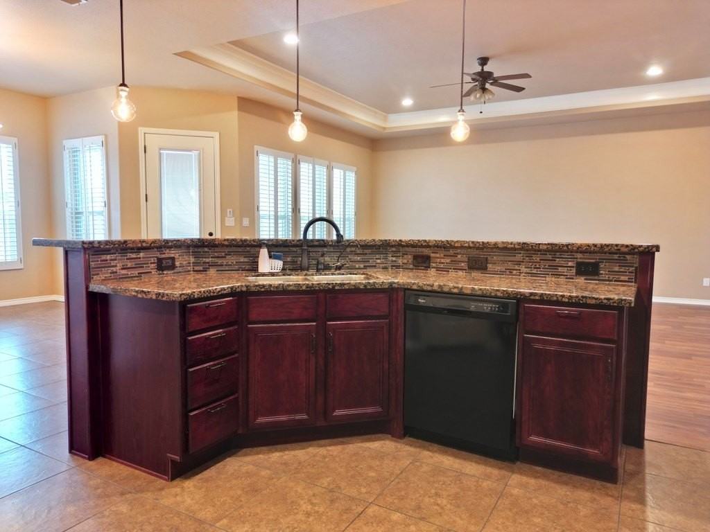 7305 Bellini St - Photo 6 of 32