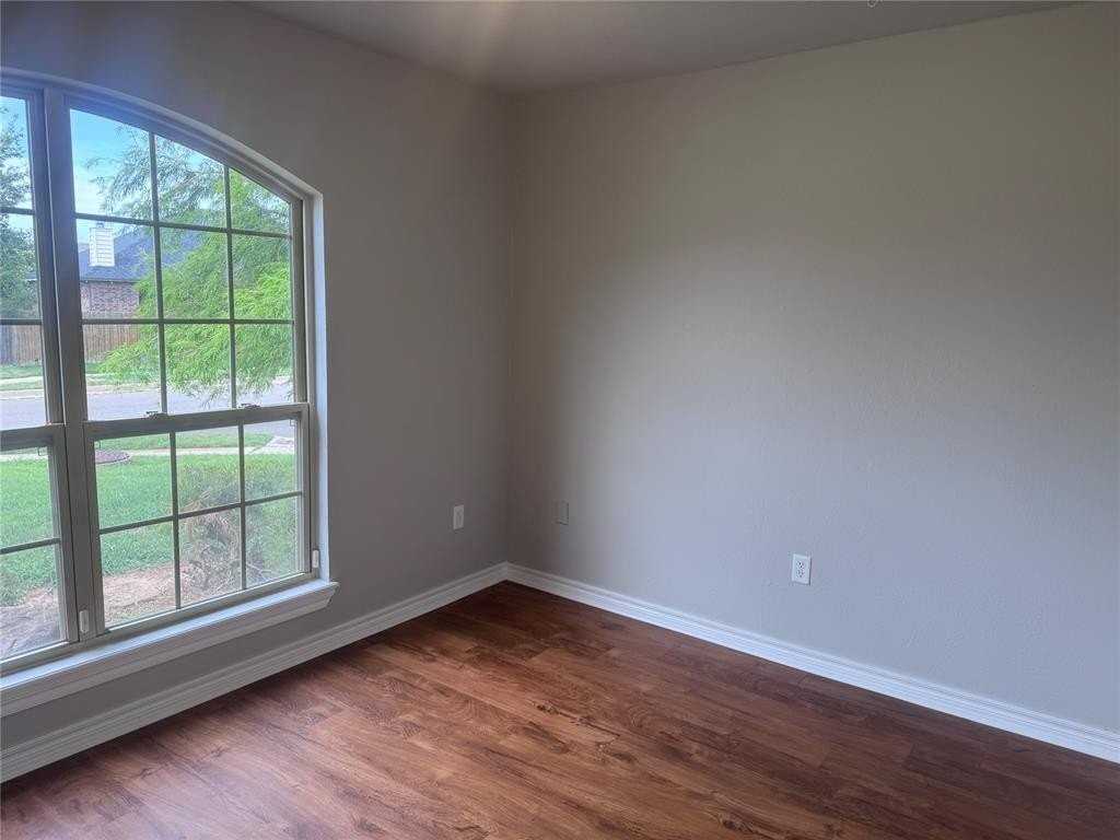 2412 Nw 157th Ter - Photo 2 of 15