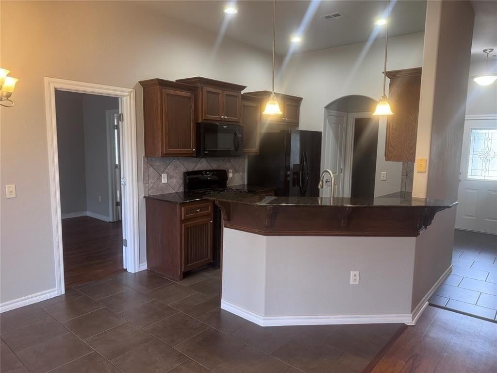 2412 Nw 157th Ter - Photo 4 of 15
