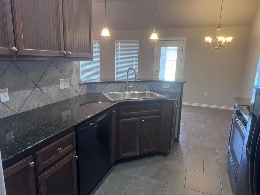 2412 Nw 157th Ter - Photo 5 of 15