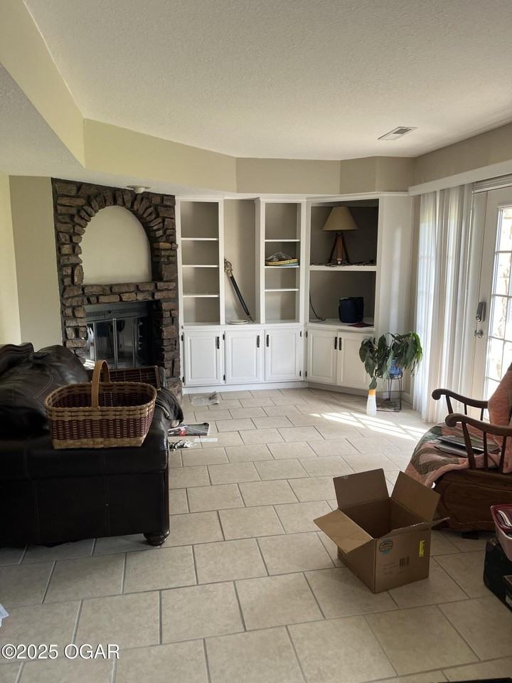 2720 N Loma Linda Dr #B - Photo 4 of 24