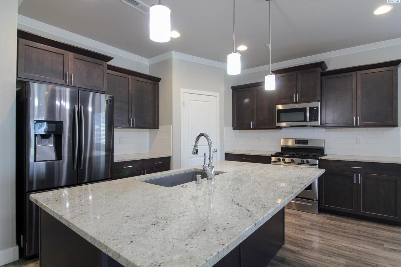 2452 Brodie Ln - Photo 2 of 22