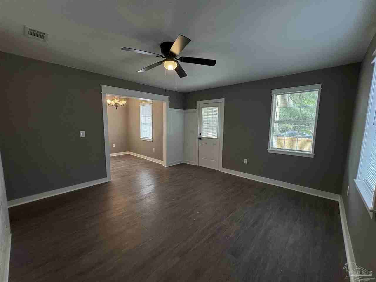 1212 N E St - Photo 4 of 35