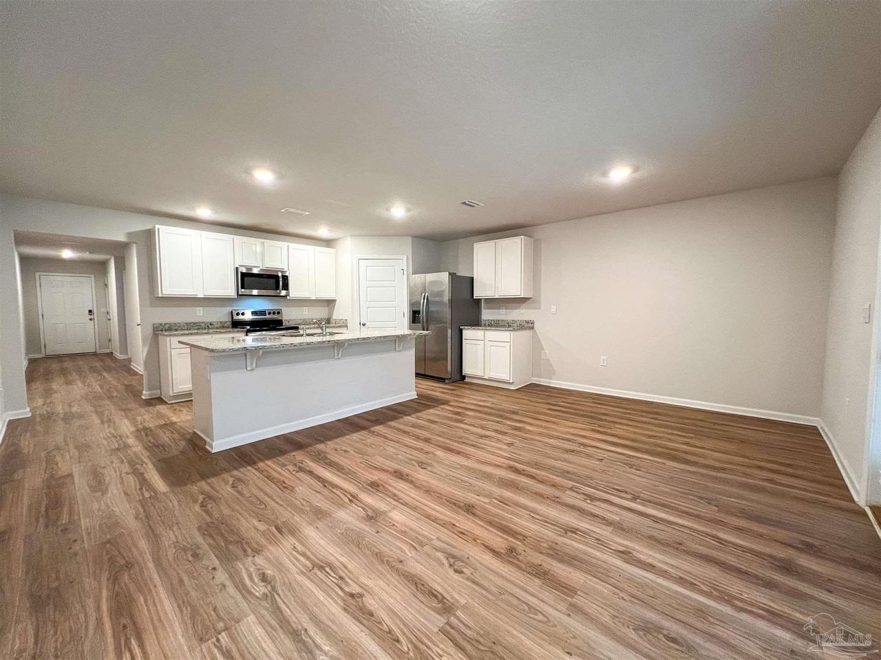 6351 Burrow Ln - Photo 3 of 29