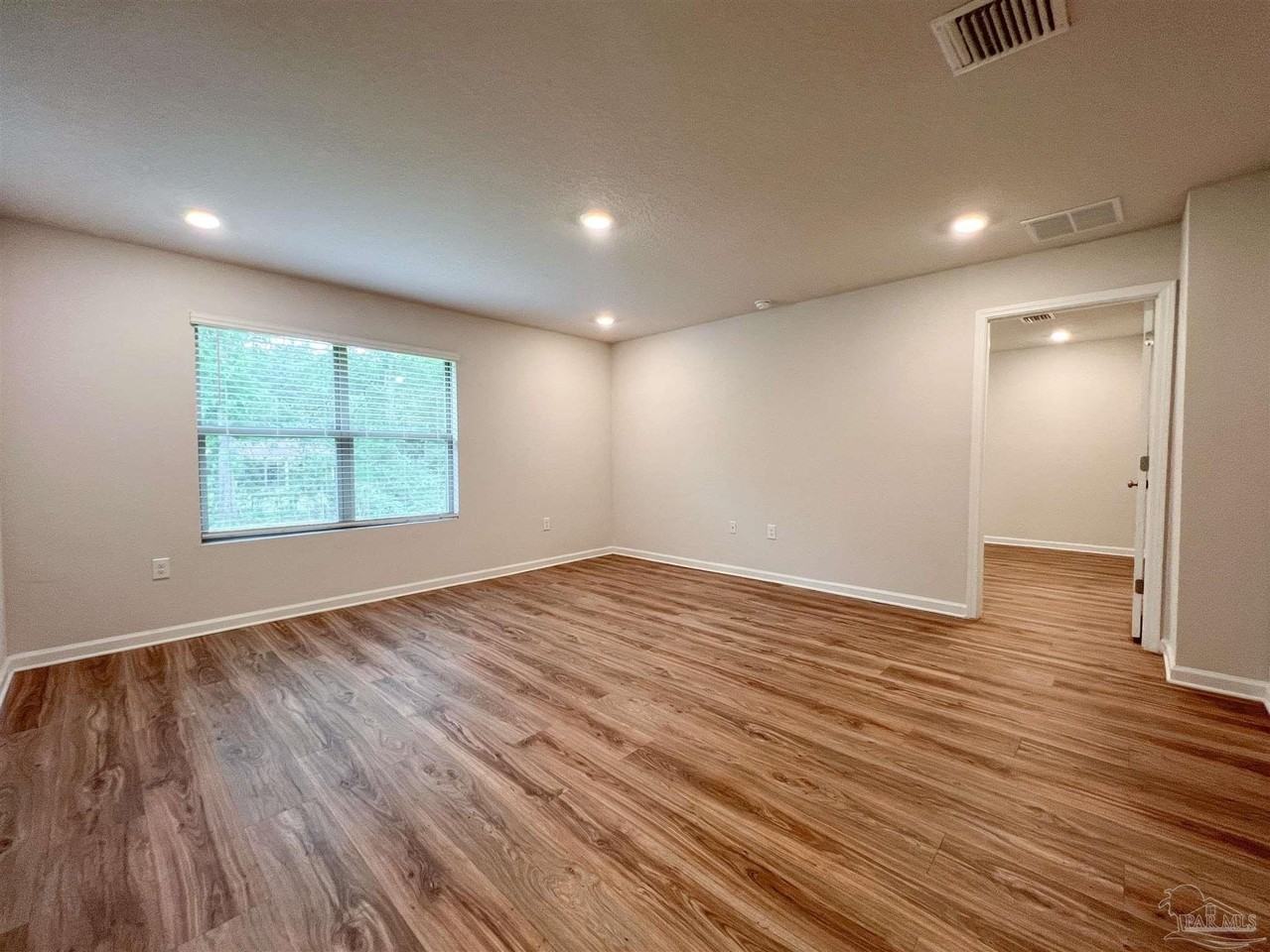 6351 Burrow Ln - Photo 4 of 29
