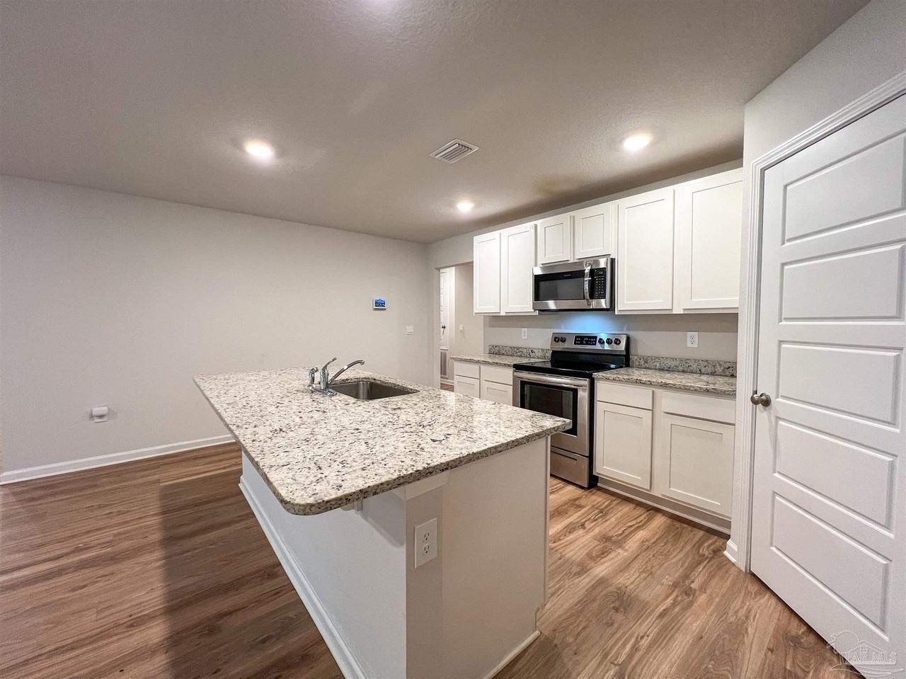 6351 Burrow Ln - Photo 6 of 29