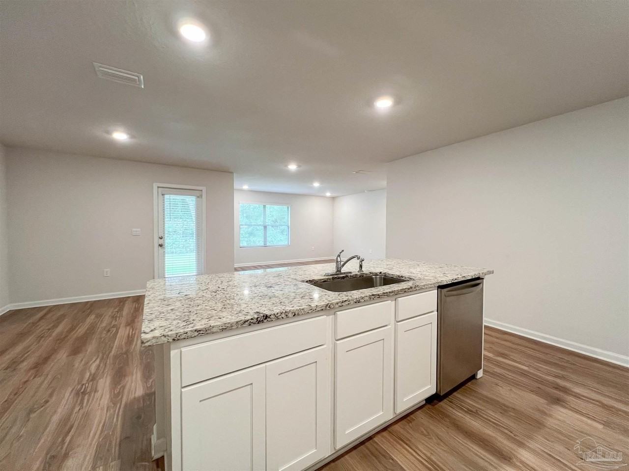 6351 Burrow Ln - Photo 7 of 29