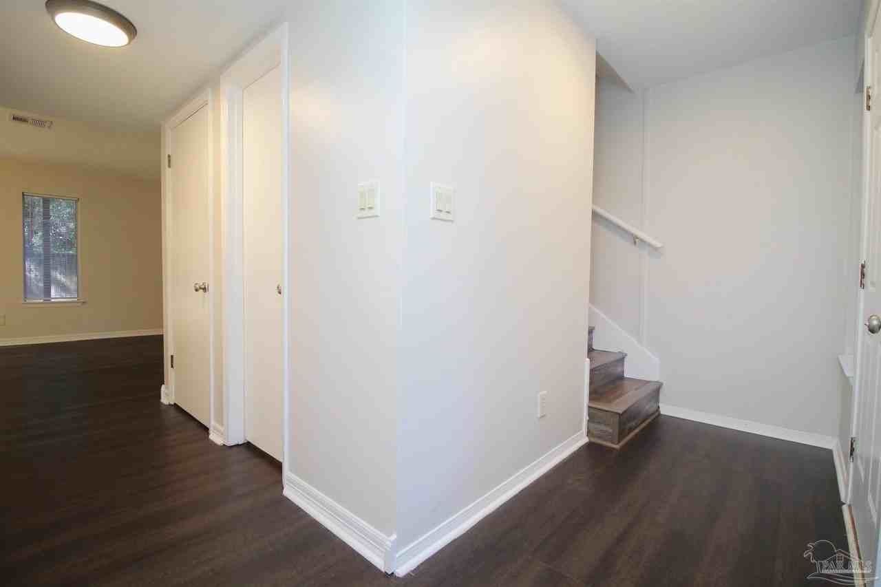 7225 Dogwood Terrace Dr - Photo 3 of 31