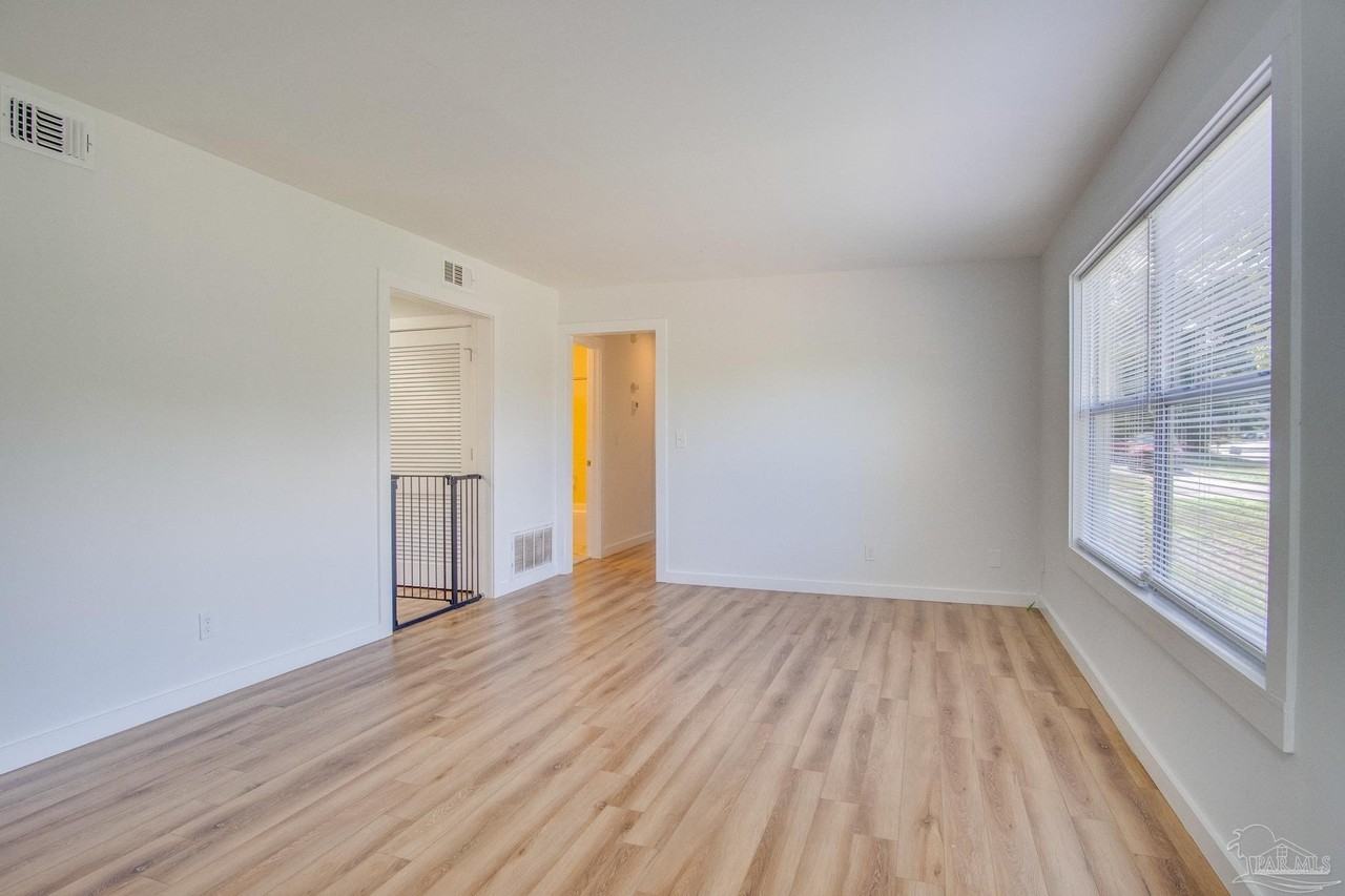 3371 Wellington Rd - Photo 6 of 39