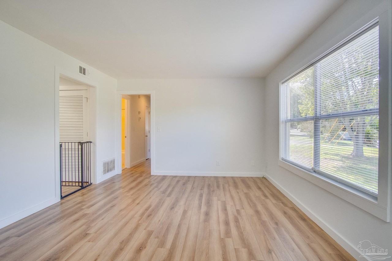 3371 Wellington Rd - Photo 7 of 39