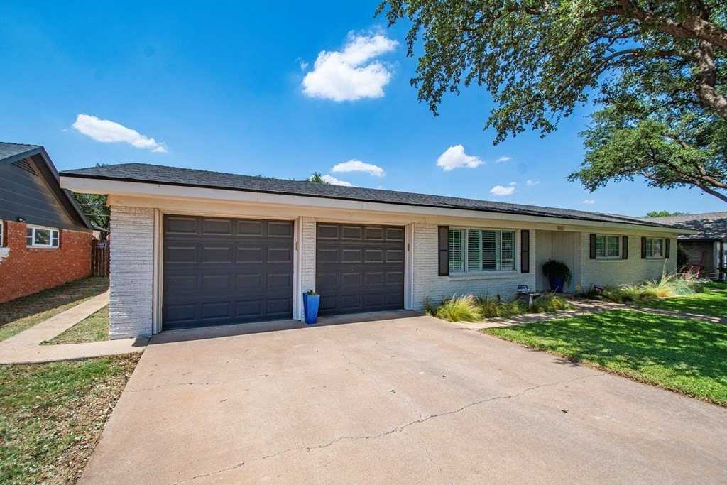 2610 Frontier Dr - Photo 5 of 33