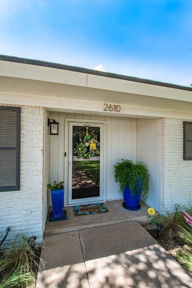 2610 Frontier Dr - Photo 6 of 33