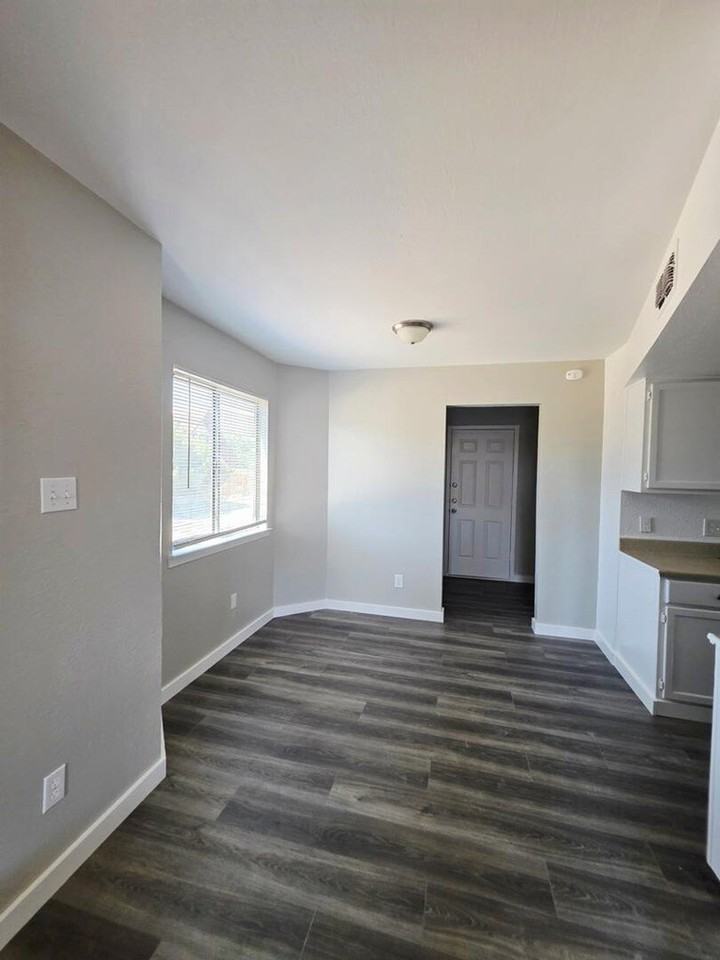 409 Humble Ave #A - Photo 2 of 7