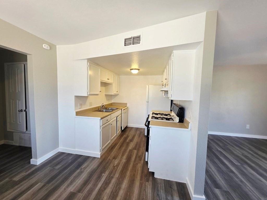 409 Humble Ave #A - Photo 3 of 7