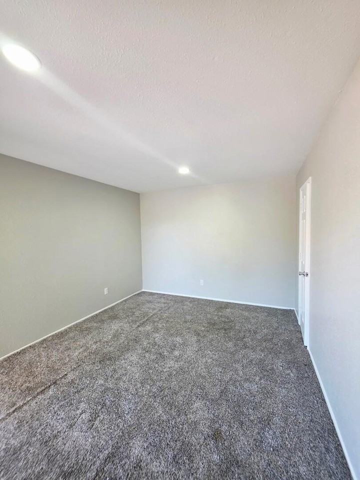 409 Humble Ave #A - Photo 7 of 7
