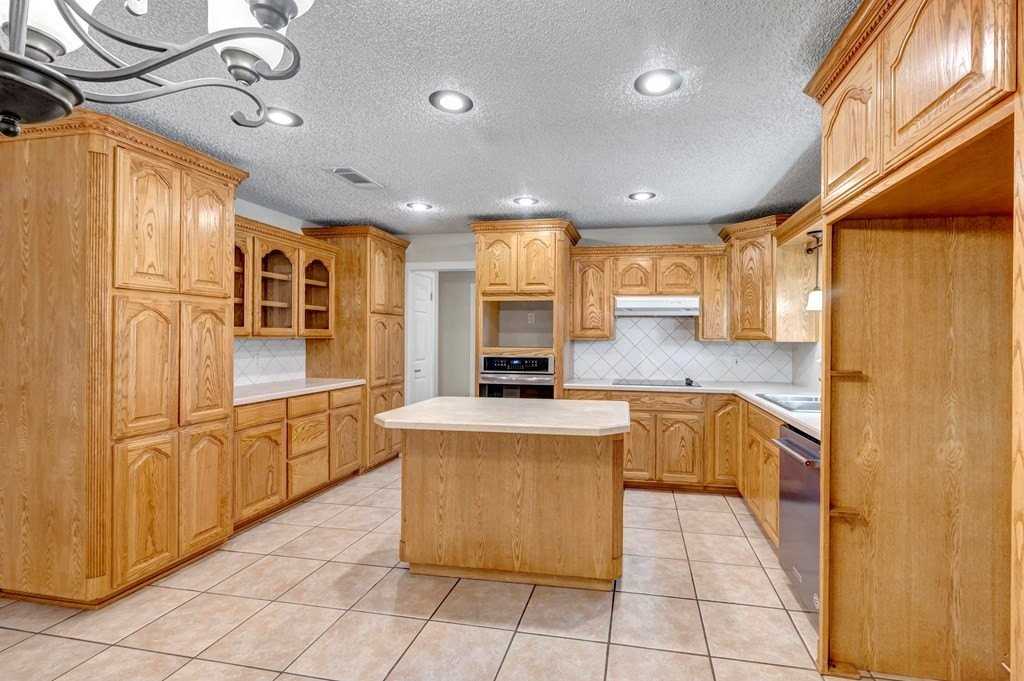 4202 Merrill Dr - Photo 3 of 34