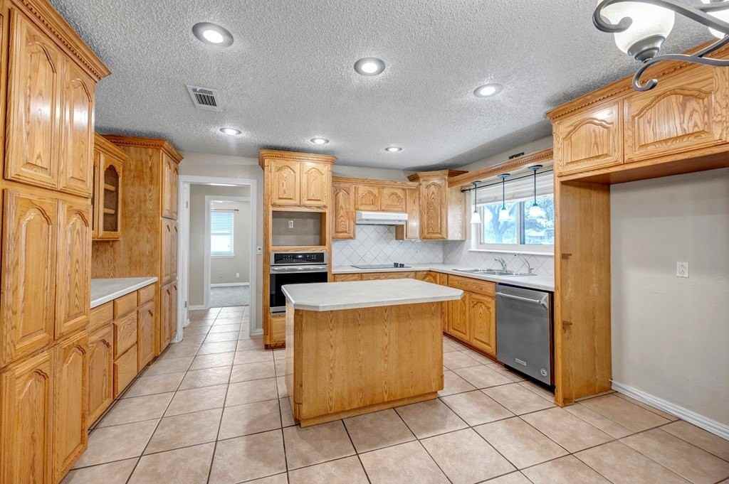 4202 Merrill Dr - Photo 4 of 34