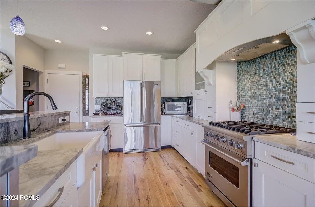 2690 Cottage Loop - Photo 7 of 25