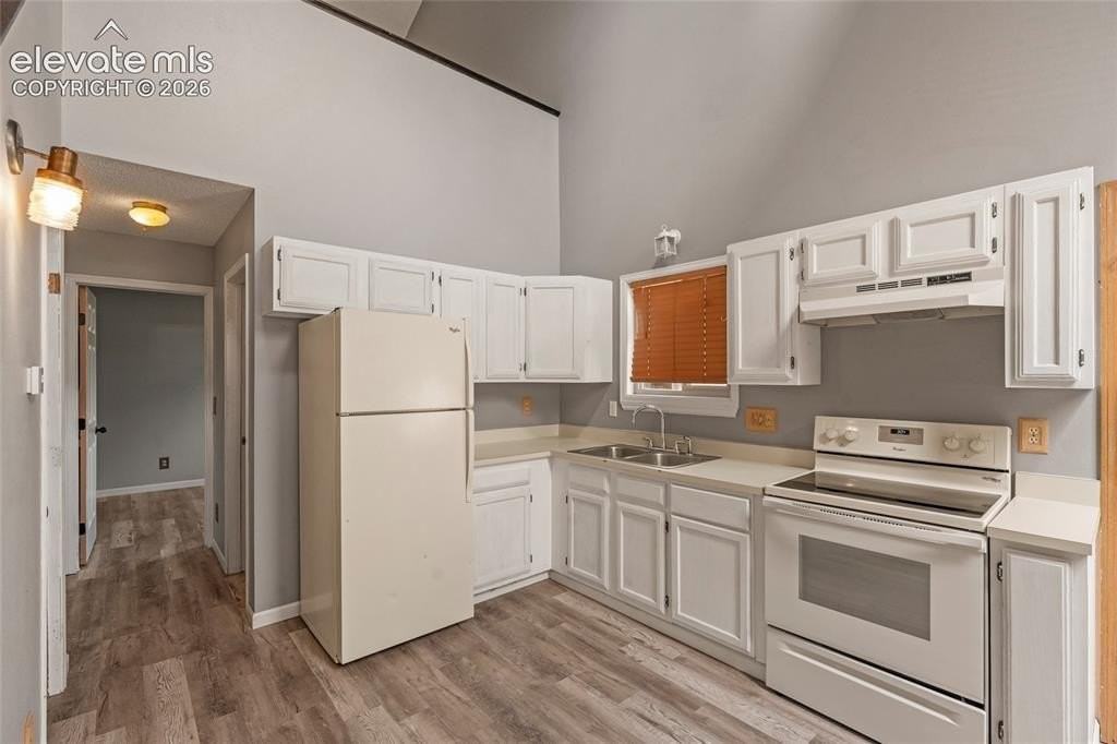 291 E Lake Ave - Photo 3 of 14