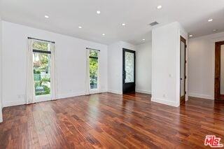 7270 Waring Ave - Photo 5 of 8