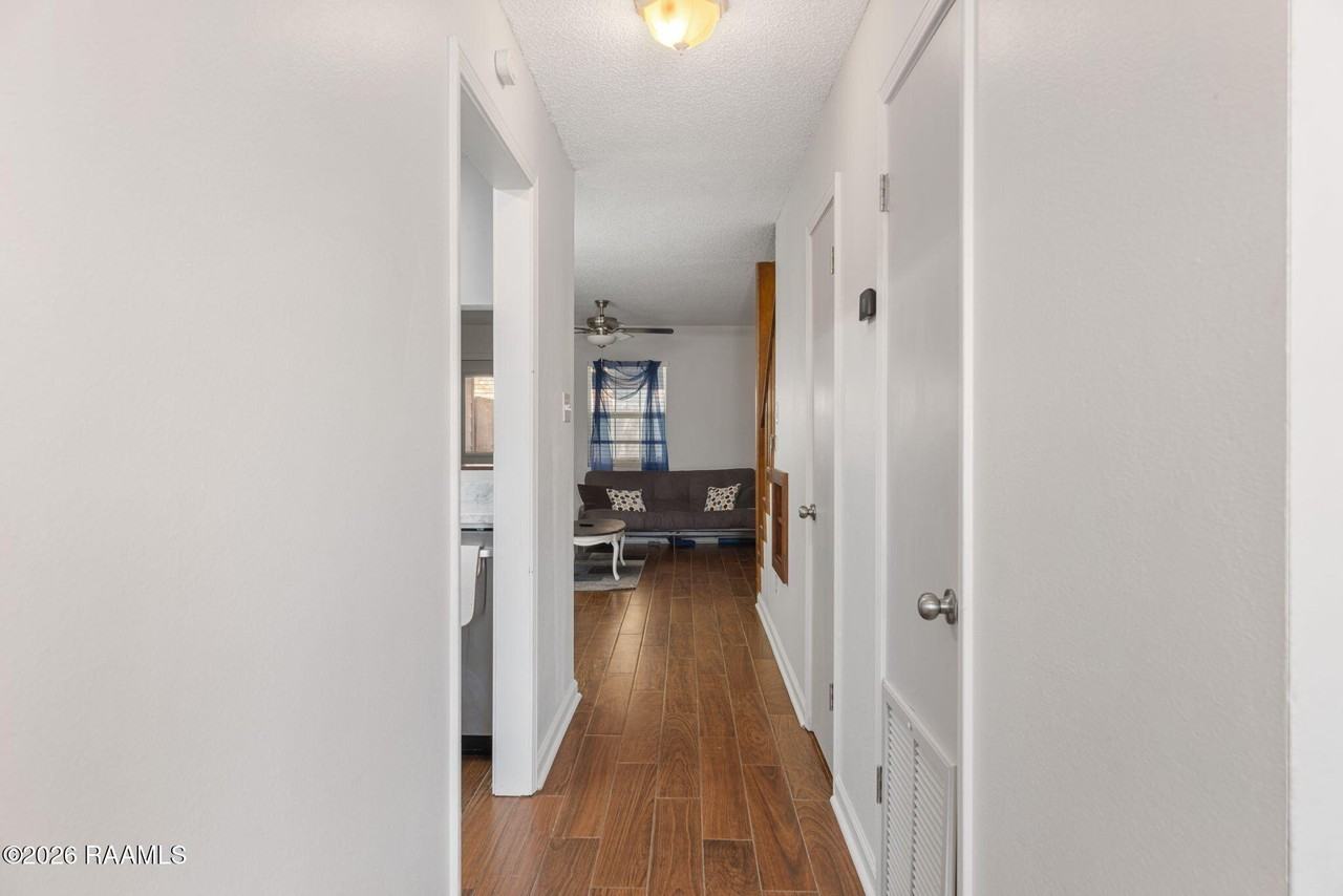109 Southfield Pkwy - Photo 3 of 19