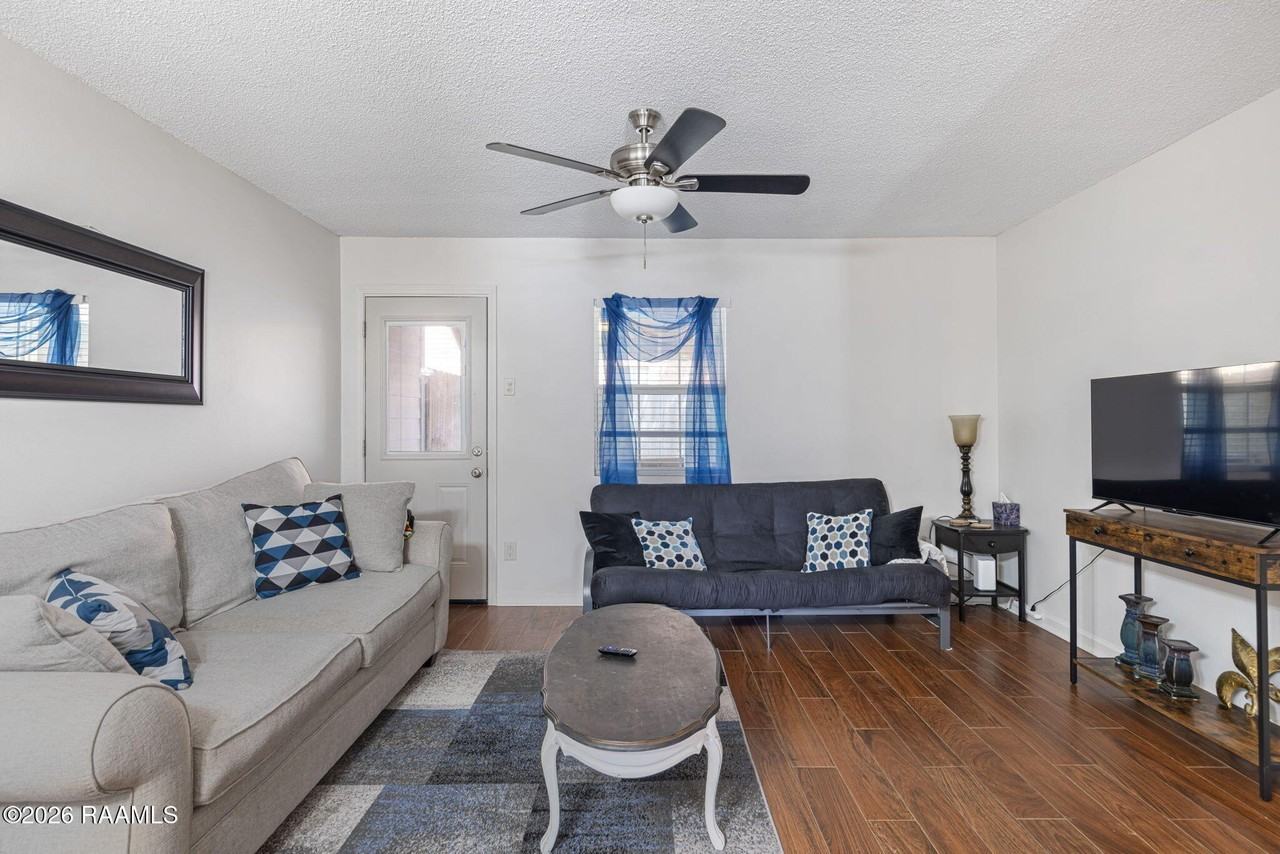 109 Southfield Pkwy - Photo 5 of 19
