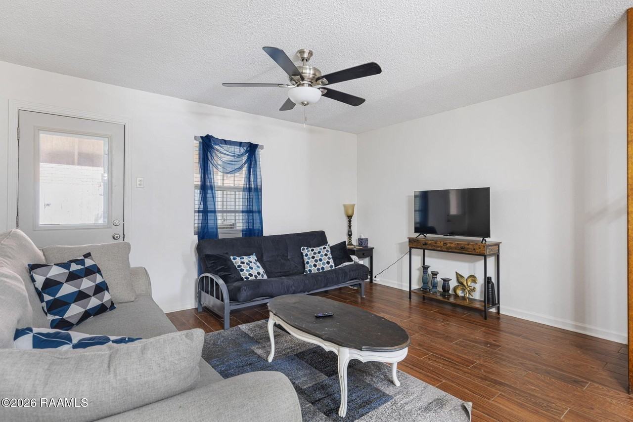 109 Southfield Pkwy - Photo 6 of 19