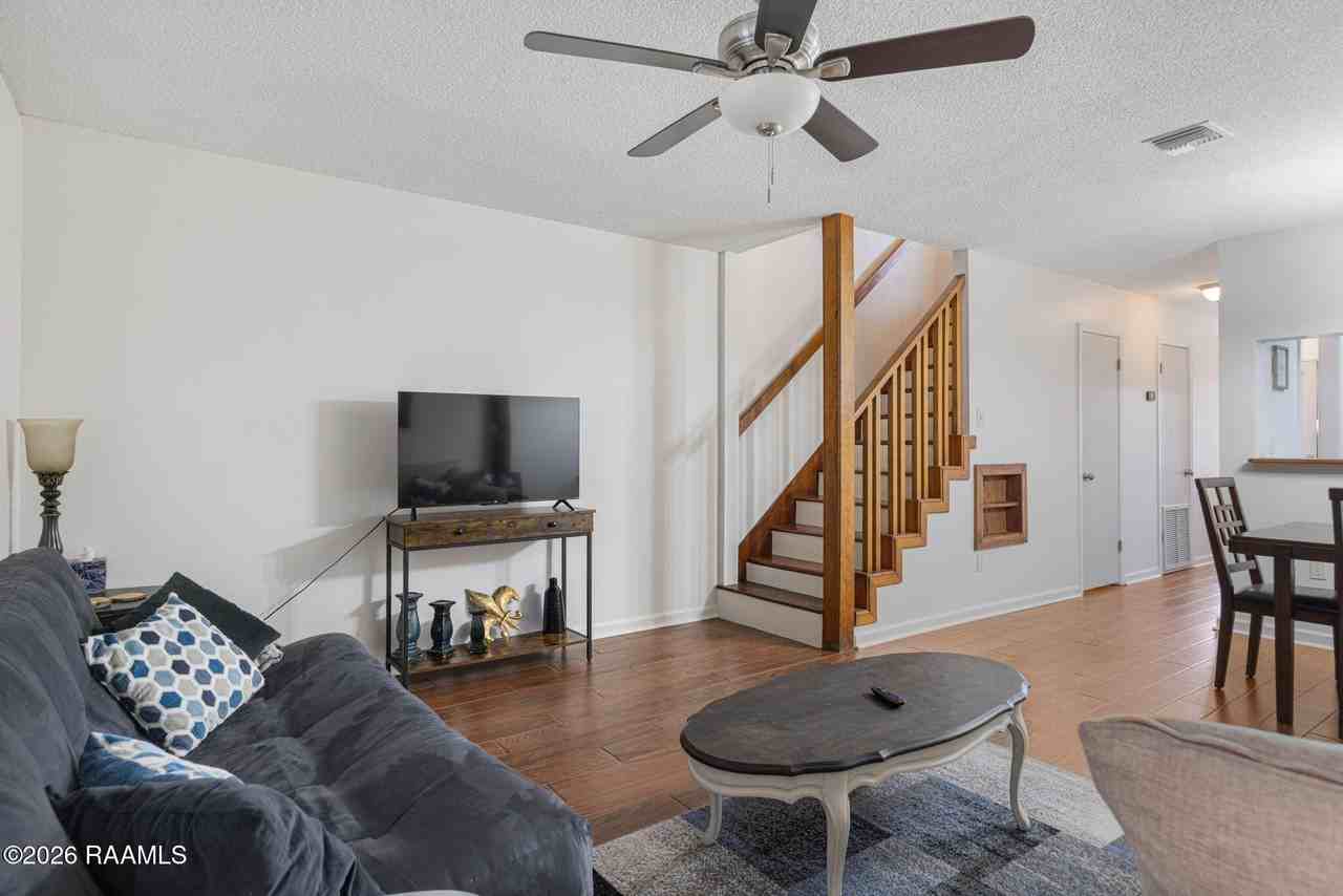 109 Southfield Pkwy - Photo 7 of 19