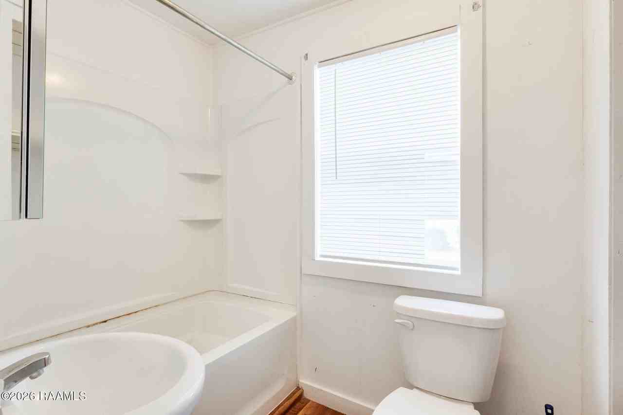 866 Mouton Rd #1 - Photo 4 of 11