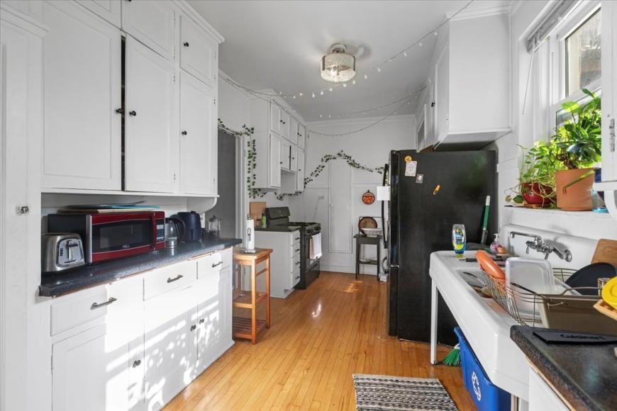 2712 W Logan Blvd - Photo 4 of 10