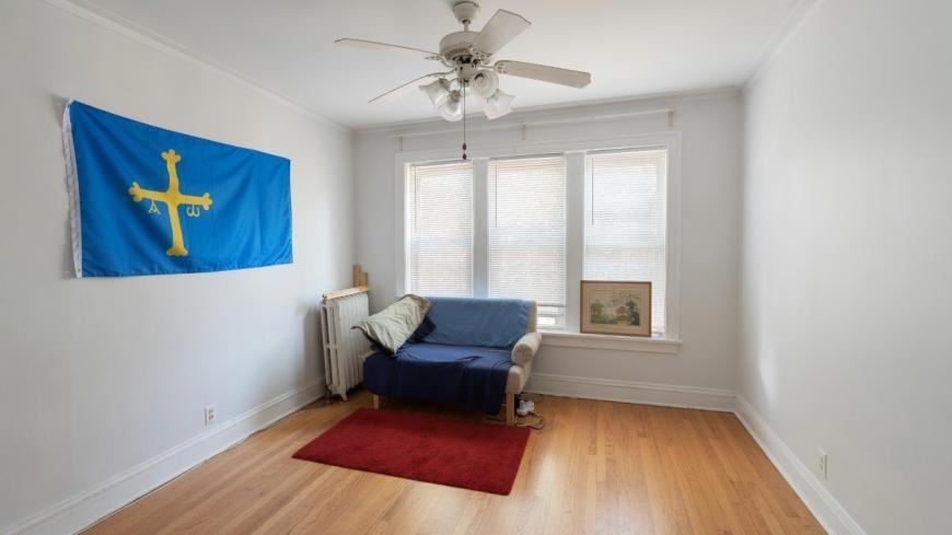 1222 W Victoria St - Photo 2 of 9