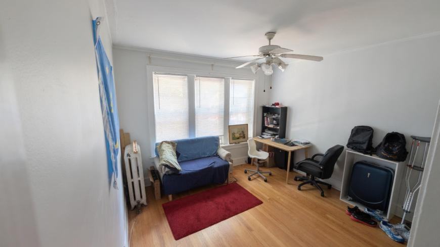 1222 W Victoria St - Photo 3 of 9