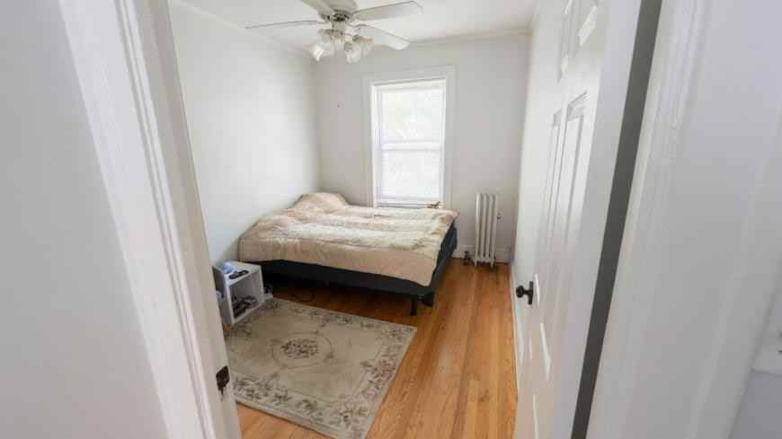 1222 W Victoria St - Photo 4 of 9